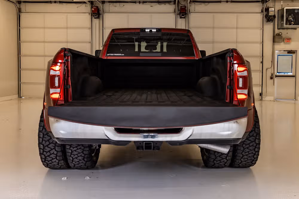 2024 Ram 3500 Limited Crew Cab Image 9