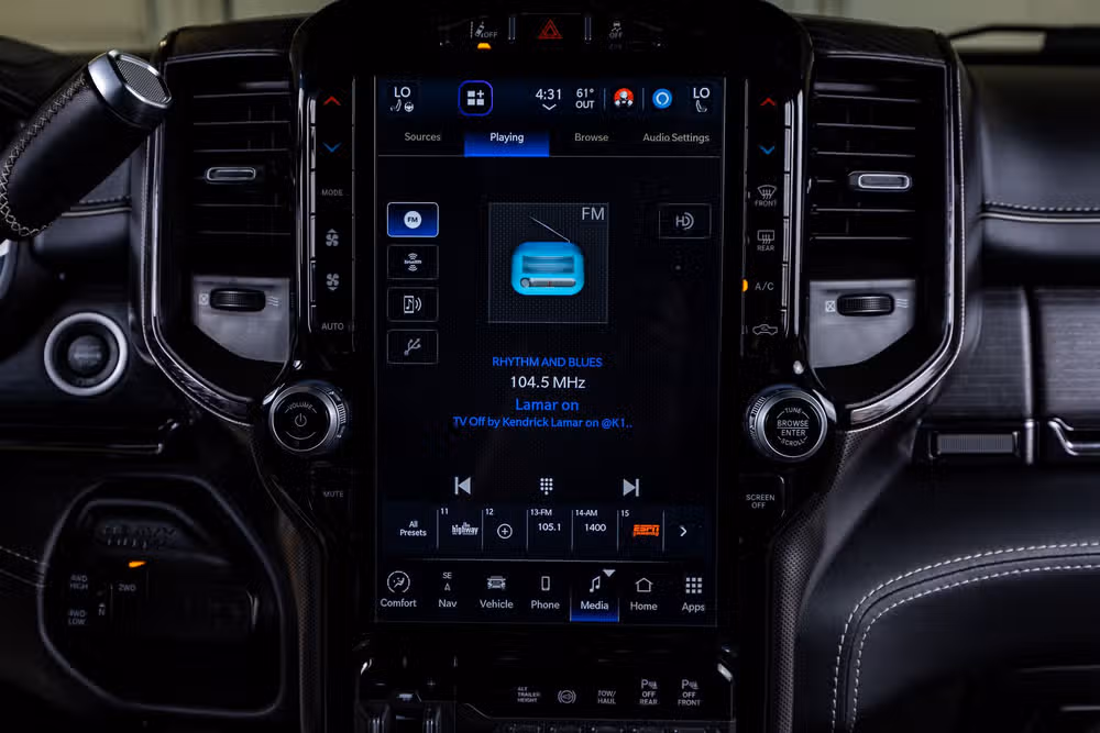 2024 Ram 3500 Limited Crew Cab Image 23