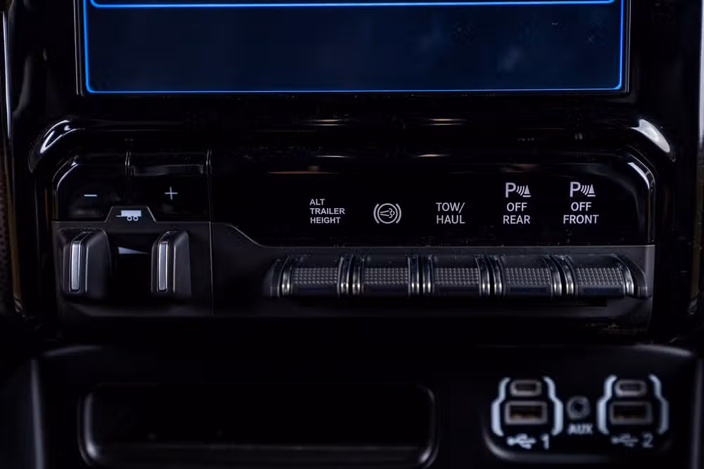 2024 Ram 3500 Limited Crew Cab Image 25