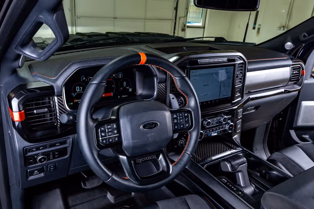 2023 Ford F-150 Raptor SuperCrew Image 16