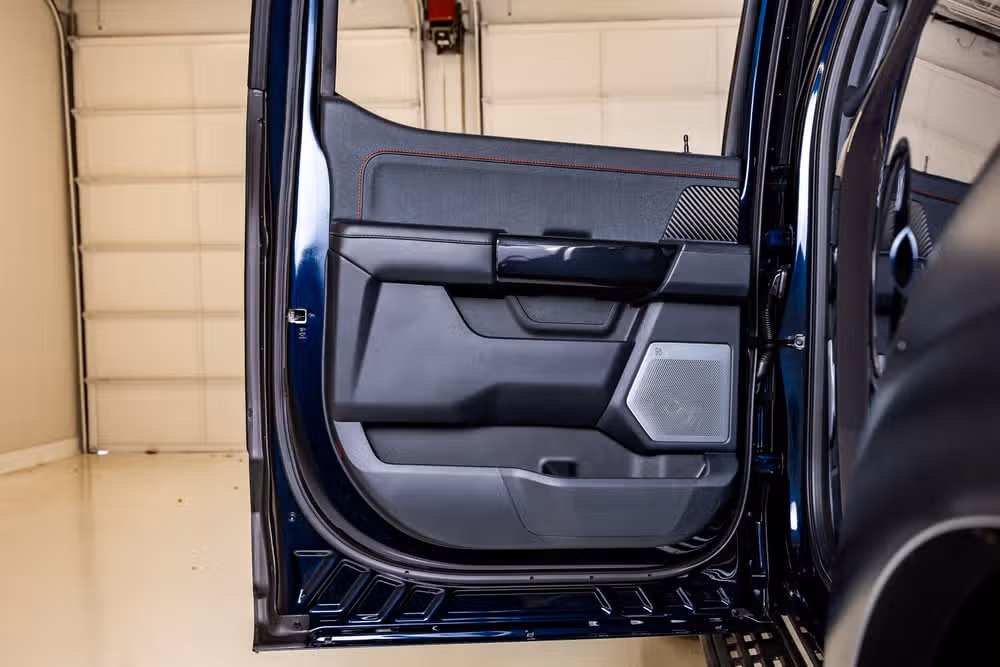2023 Ford F-150 Raptor SuperCrew Image 38
