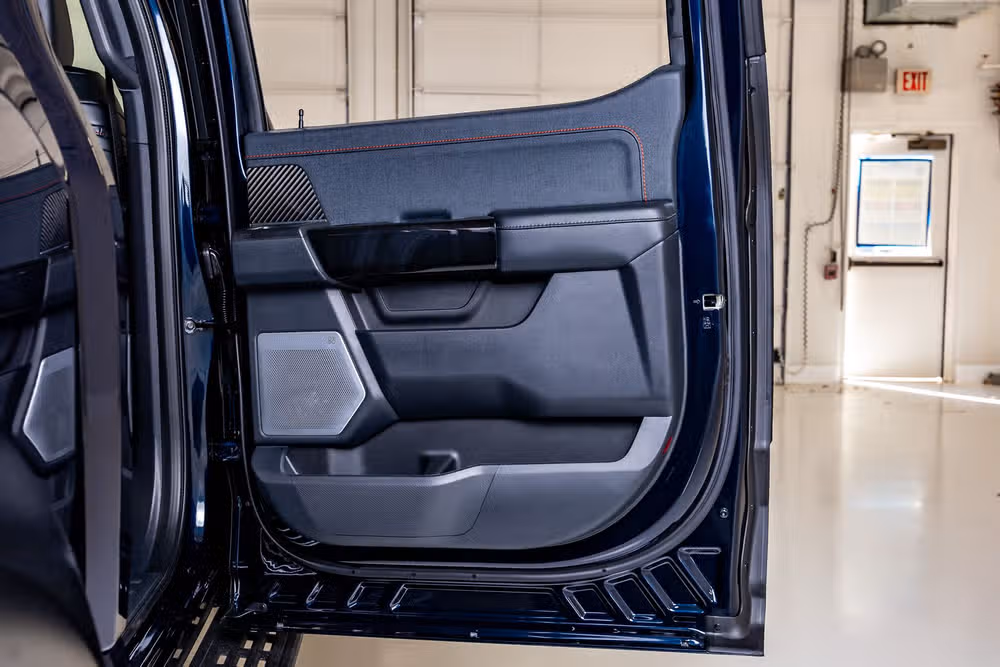 2023 Ford F-150 Raptor SuperCrew Image 39
