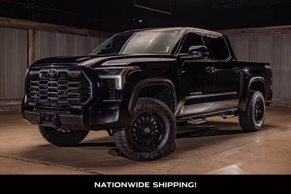 2025 Toyota Tundra Limited CrewMax Image 4