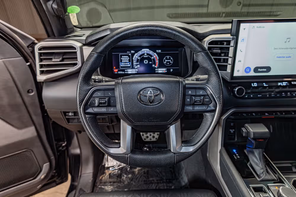 2025 Toyota Tundra Limited CrewMax Image 15