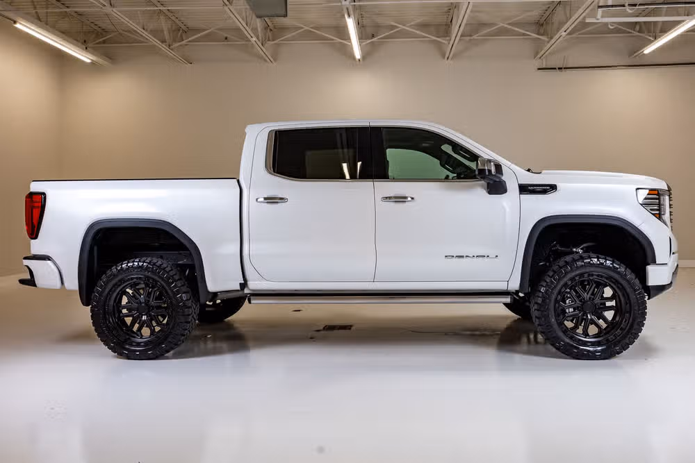2024 GMC Sierra 1500 Denali Ultimate Crew Cab Image 11