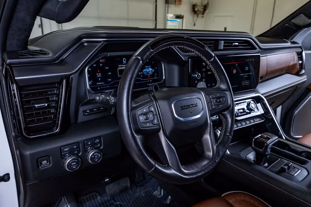 2024 GMC Sierra 1500 Denali Ultimate Crew Cab Image 17