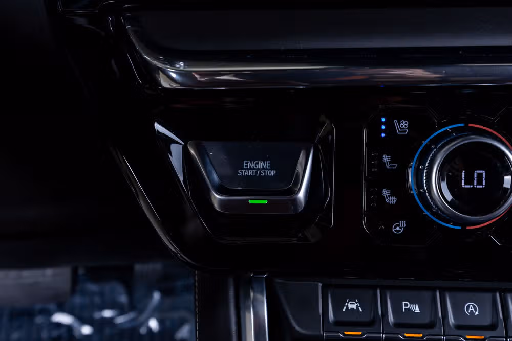 2024 GMC Sierra 1500 Denali Ultimate Crew Cab Image 23