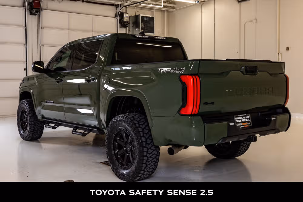 2023 Toyota Tundra SR5 CrewMax Image 7