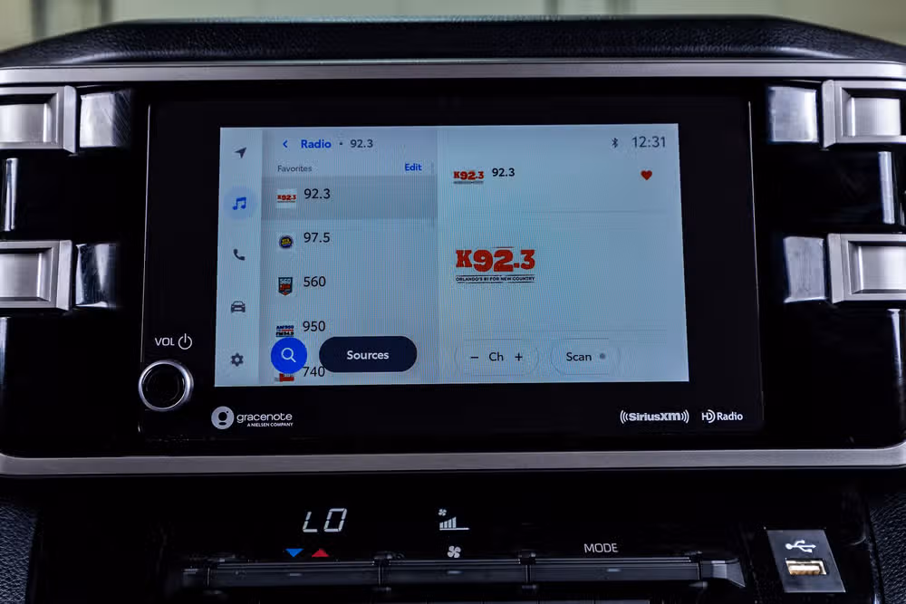 2023 Toyota Tundra SR5 CrewMax Image 24