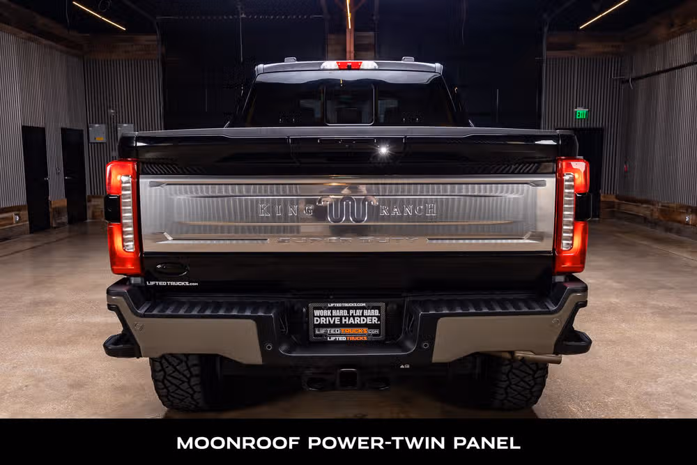2026 Ford F-250 Super Duty King Ranch Crew Cab Image 8