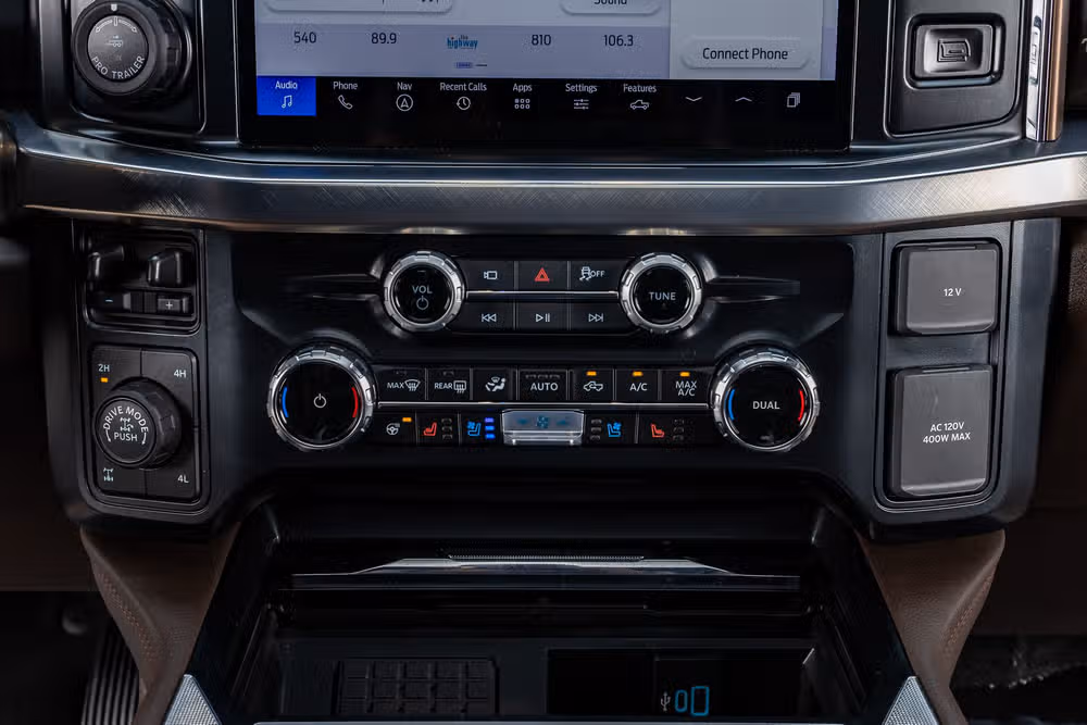 2026 Ford F-250 Super Duty King Ranch Crew Cab Image 28