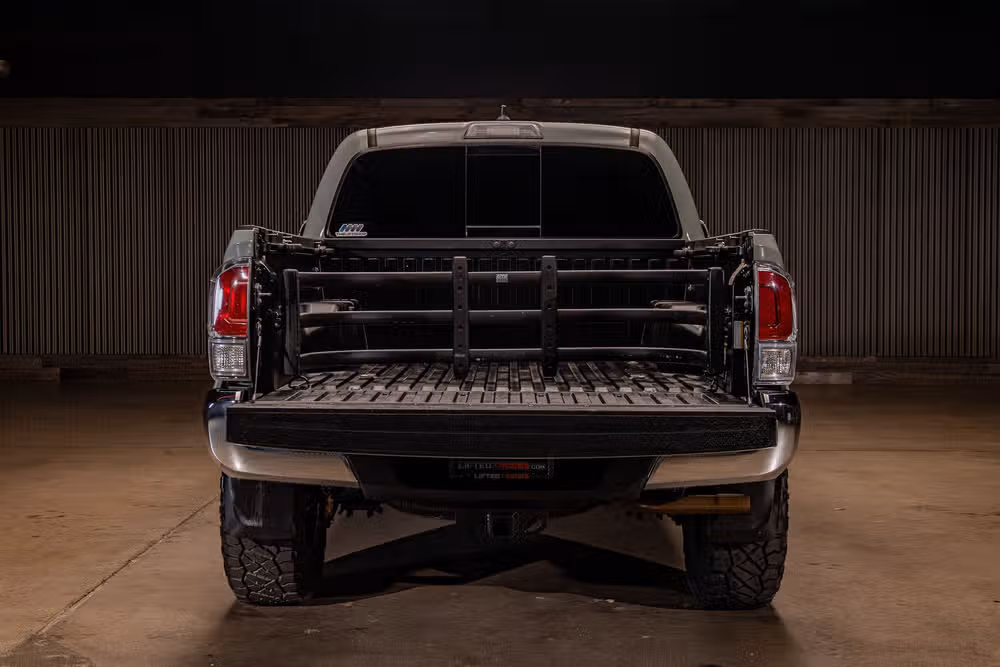 2023 Toyota Tacoma TRD Off-Road Double Cab Image 9