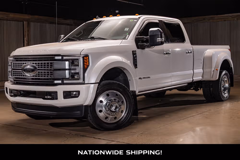 2019 Ford F-450 Super Duty Platinum Crew Cab Image 4