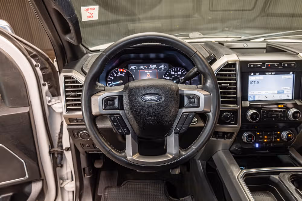 2019 Ford F-450 Super Duty Platinum Crew Cab Image 13