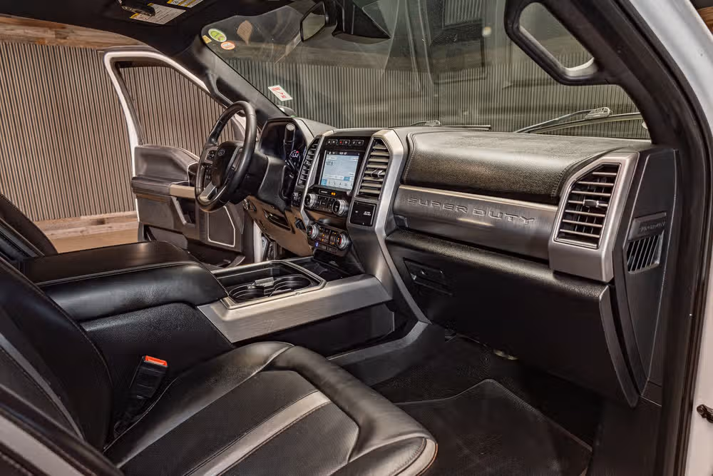 2019 Ford F-450 Super Duty Platinum Crew Cab Image 14