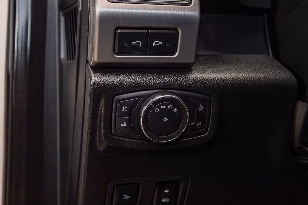 2019 Ford F-450 Super Duty Platinum Crew Cab Image 15