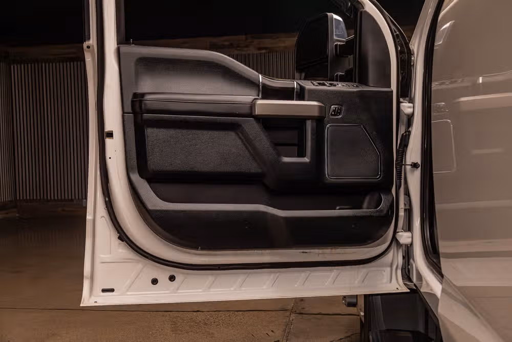 2019 Ford F-450 Super Duty Platinum Crew Cab Image 28