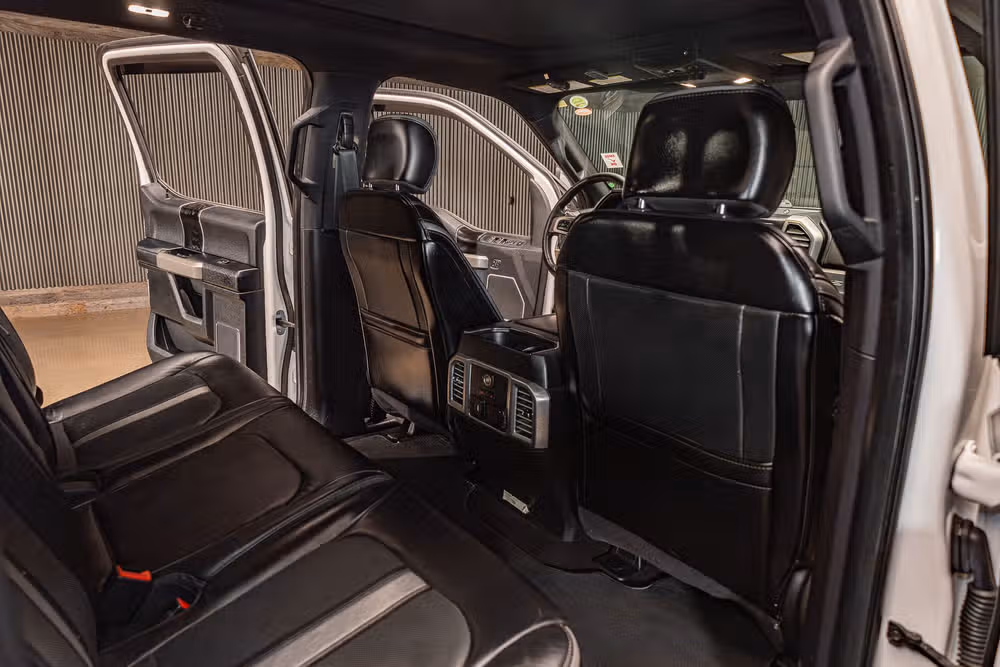2019 Ford F-450 Super Duty Platinum Crew Cab Image 24