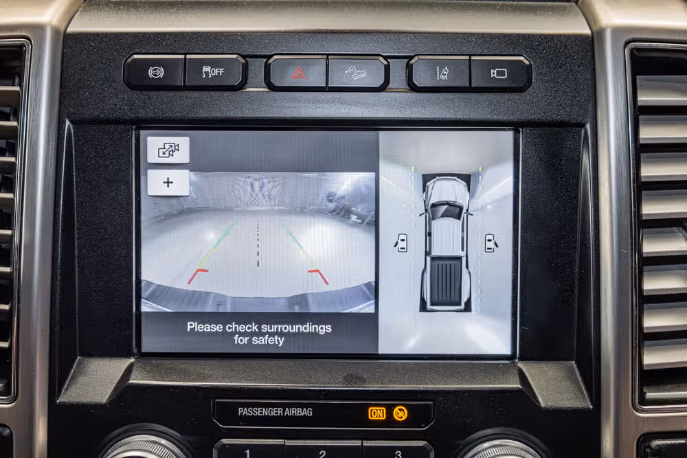 2019 Ford F-450 Super Duty Platinum Crew Cab Image 17