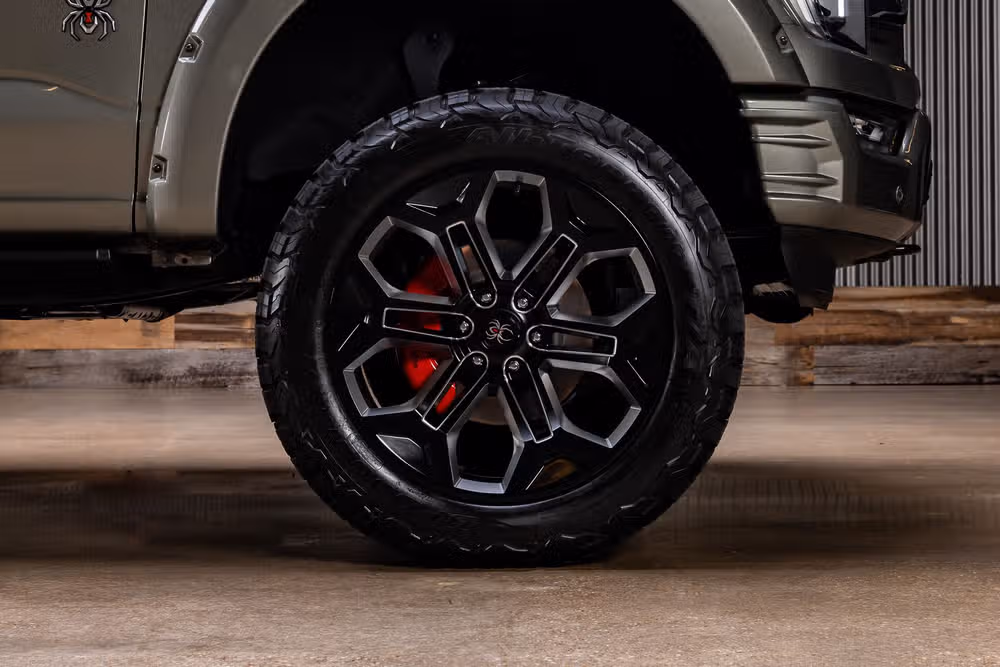 2022 Ford F-150 Lariat Black Widow SuperCrew Image 11