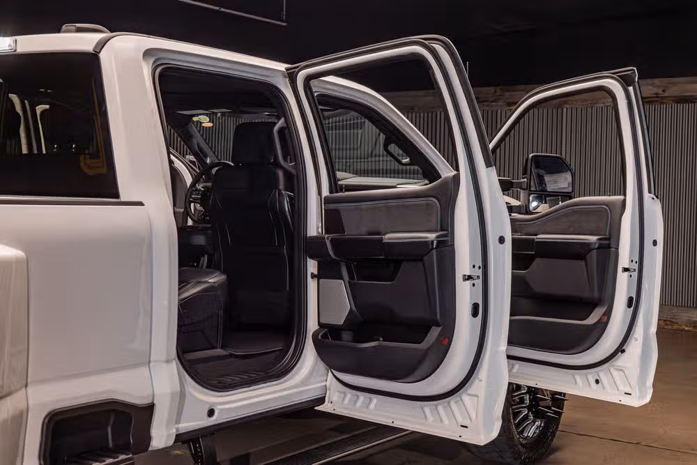 2026 Ford F-350 Super Duty Platinum Crew Cab Image 34
