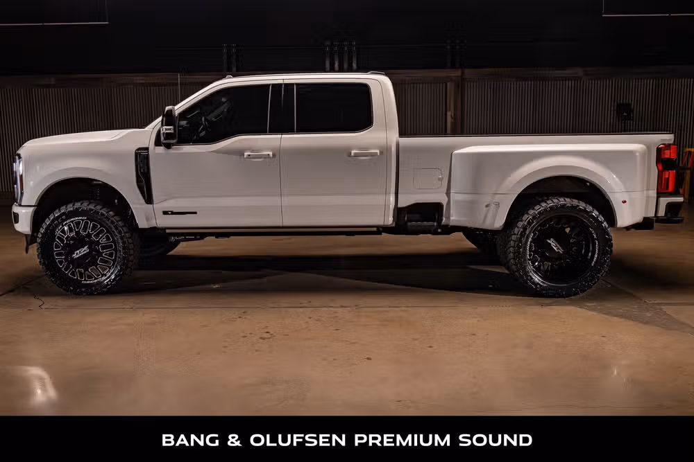 2026 Ford F-350 Super Duty Platinum Crew Cab Image 6