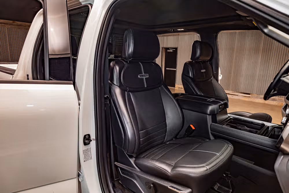 2026 Ford F-350 Super Duty Platinum Crew Cab Image 31