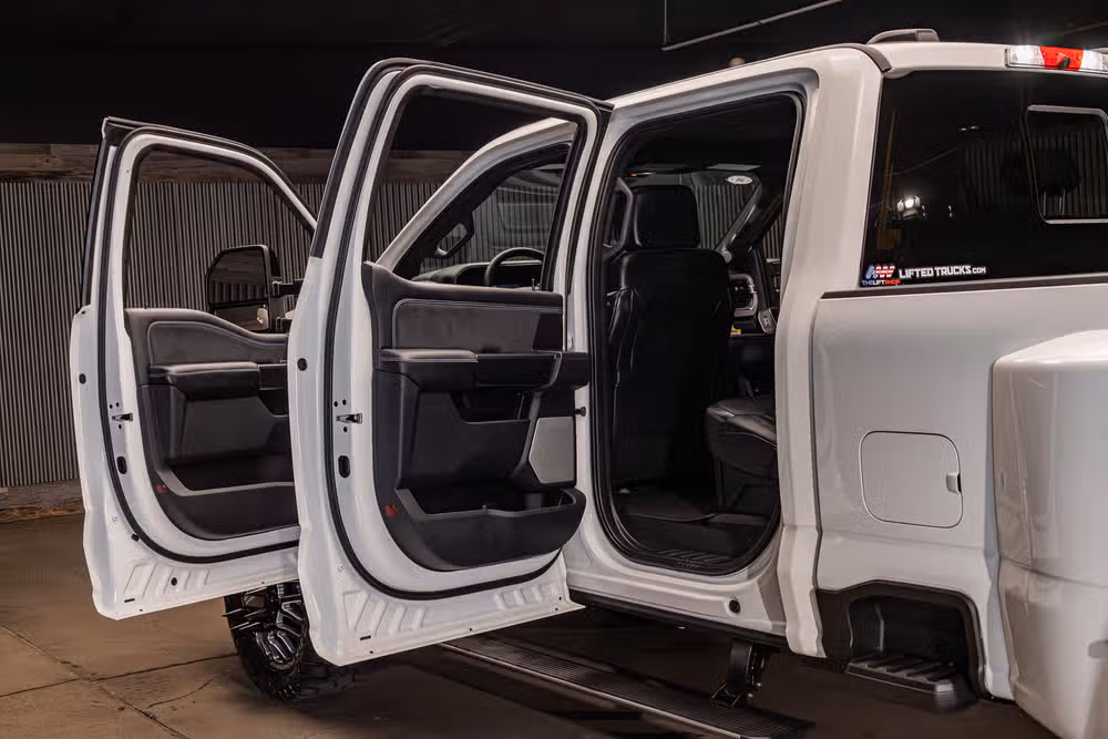2026 Ford F-350 Super Duty Platinum Crew Cab Image 32