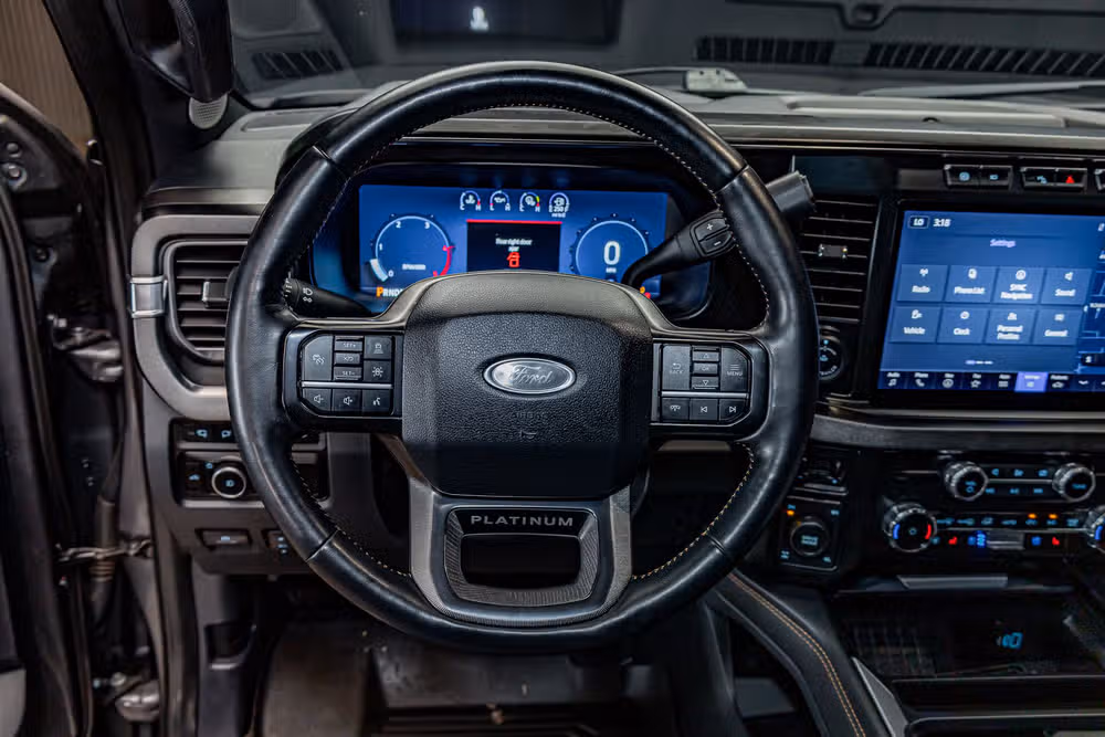2024 Ford F-350 Super Duty Platinum Crew Cab Image 18