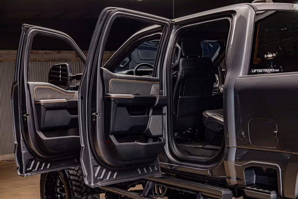 2024 Ford F-350 Super Duty Platinum Crew Cab Image 29