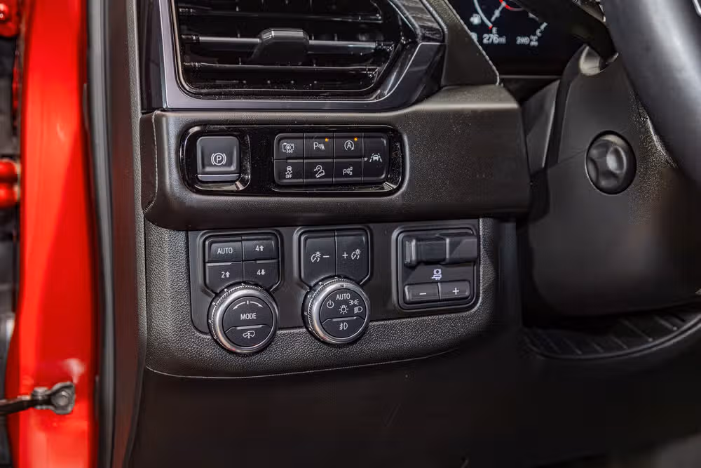 2025 GMC Yukon AT4 Ultimate Image 17