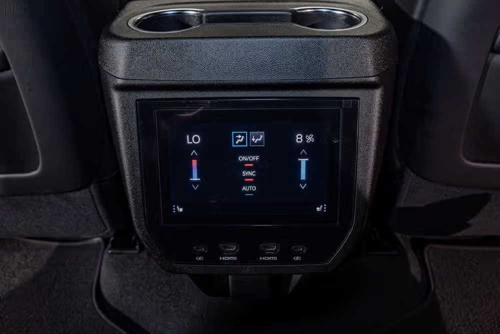 2025 GMC Yukon AT4 Ultimate Image 24