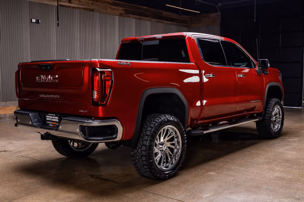 2024 GMC Sierra 1500 SLT Crew Cab Image 10