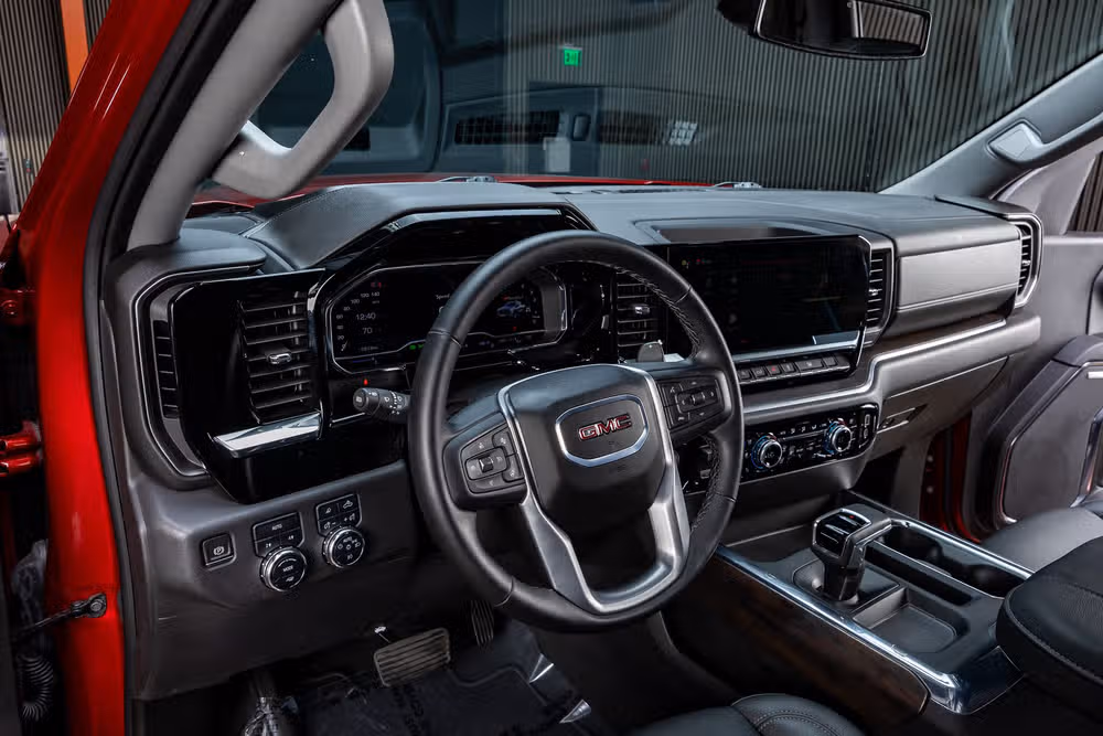 2024 GMC Sierra 1500 SLT Crew Cab Image 17