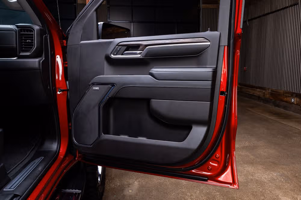 2024 GMC Sierra 1500 SLT Crew Cab Image 38
