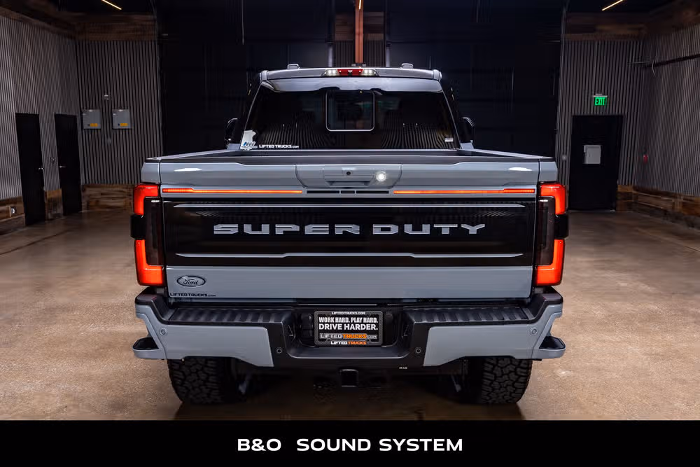 2026 Ford F-250 Super Duty Platinum Crew Cab Image 8