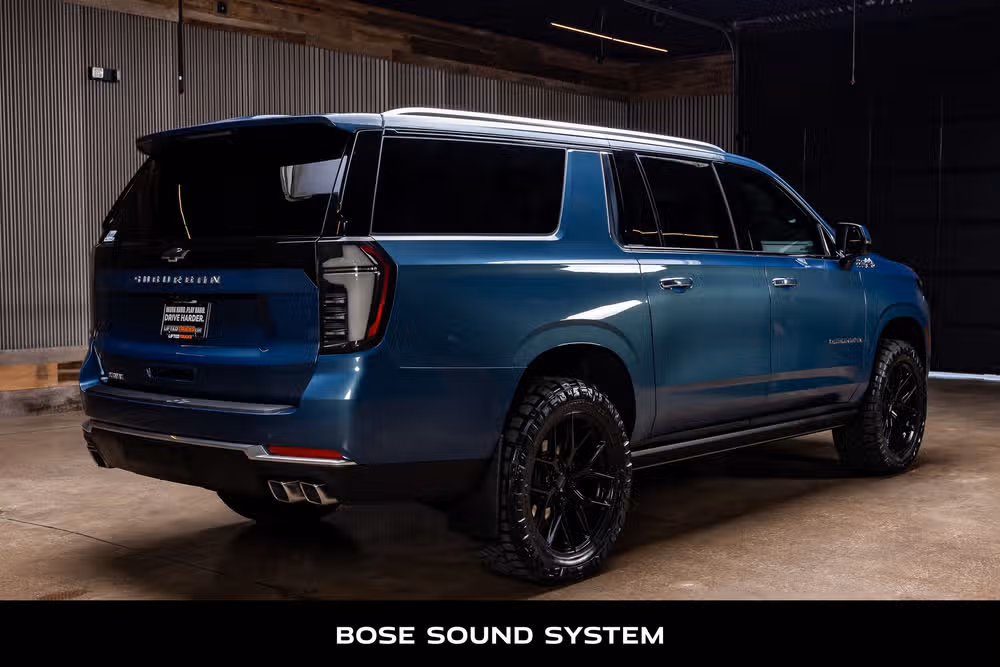 2025 Chevrolet Suburban High Country Image 10