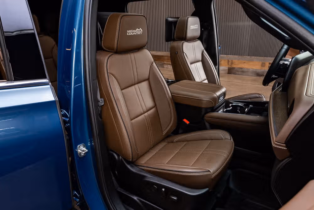 2025 Chevrolet Suburban High Country Image 32