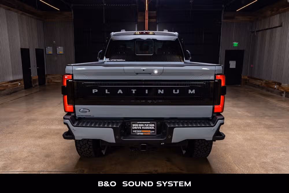 2026 Ford F-350 Super Duty Platinum Plus Crew Cab Image 8