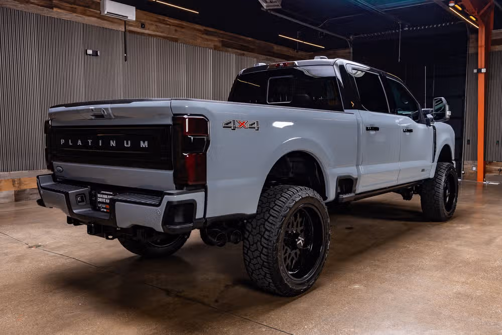 2026 Ford F-350 Super Duty Platinum Plus Crew Cab Image 10