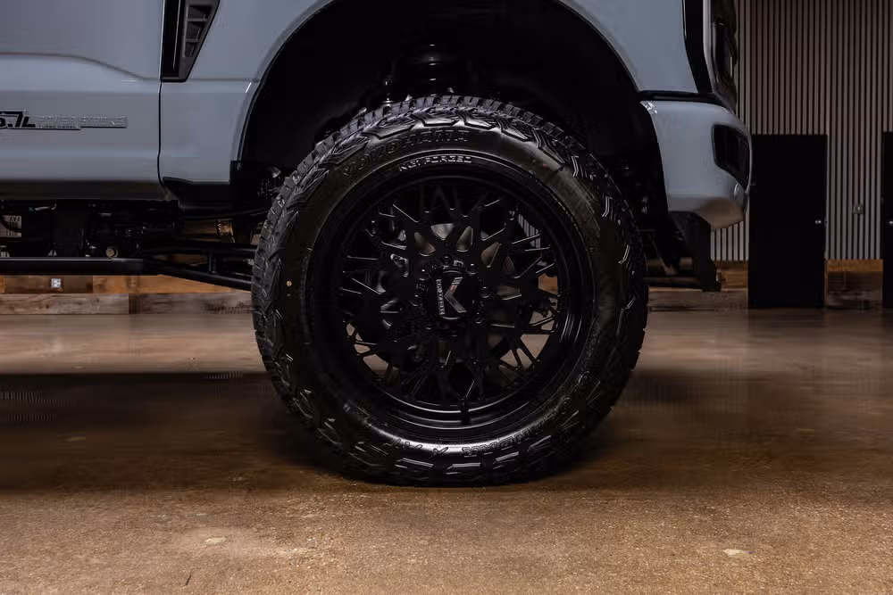 2026 Ford F-350 Super Duty Platinum Plus Crew Cab Image 12