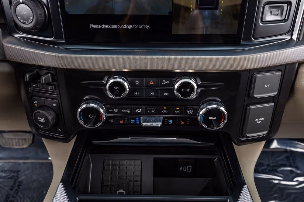 2026 Ford F-350 Super Duty Platinum Plus Crew Cab Image 27
