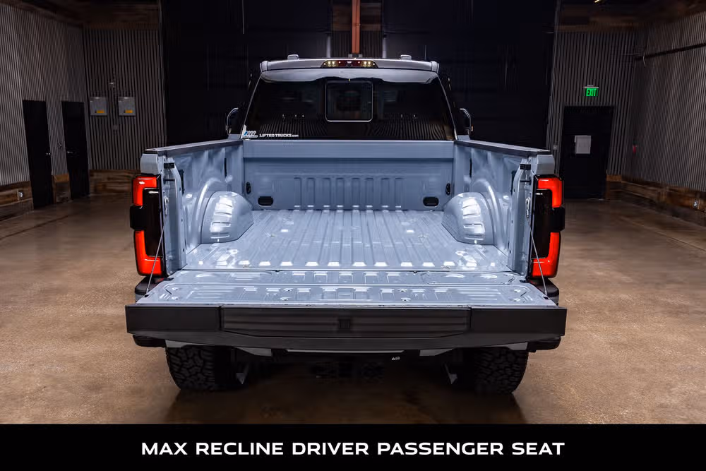 2026 Ford F-350 Super Duty Platinum Plus Crew Cab Image 9