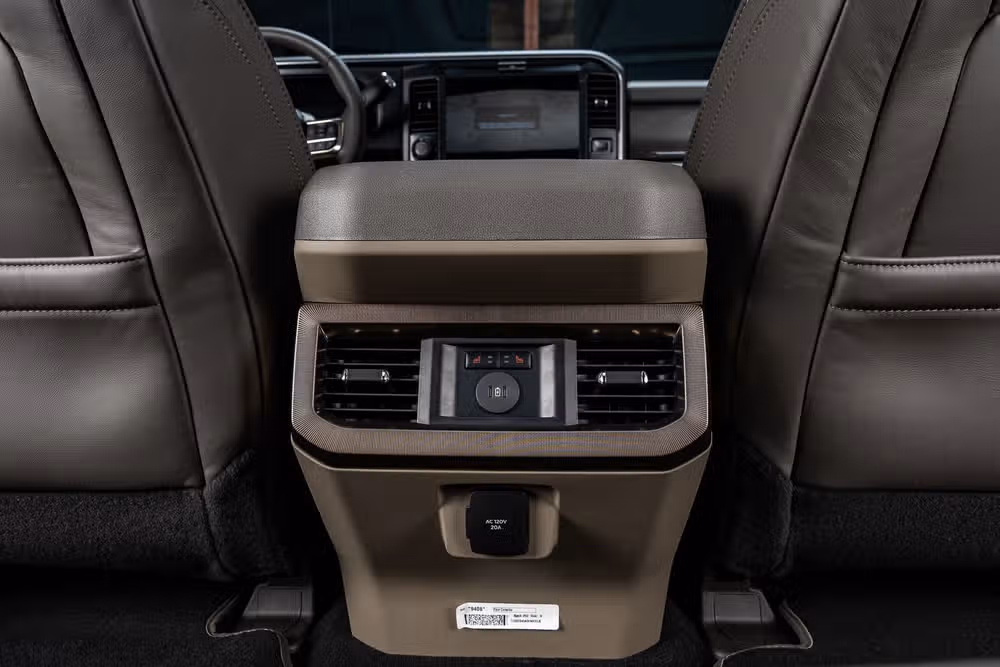 2026 Ford F-350 Super Duty Platinum Plus Crew Cab Image 33
