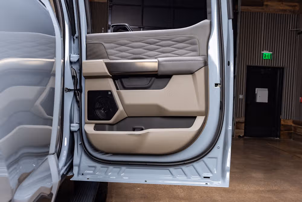 2026 Ford F-350 Super Duty Platinum Plus Crew Cab Image 39