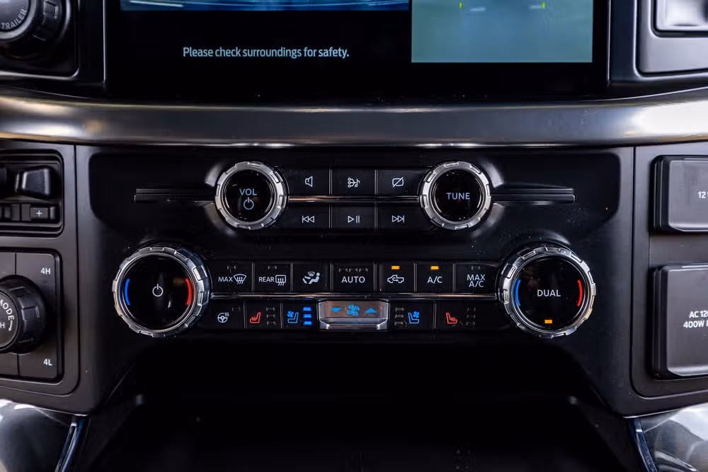 2022 Ford F-150 Lariat Black Widow SuperCrew Image 26