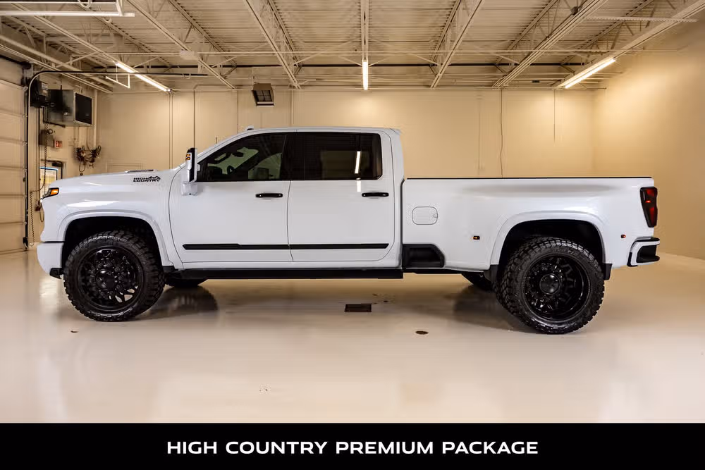 2026 Chevrolet Silverado 3500HD High Country Crew Cab Image 6