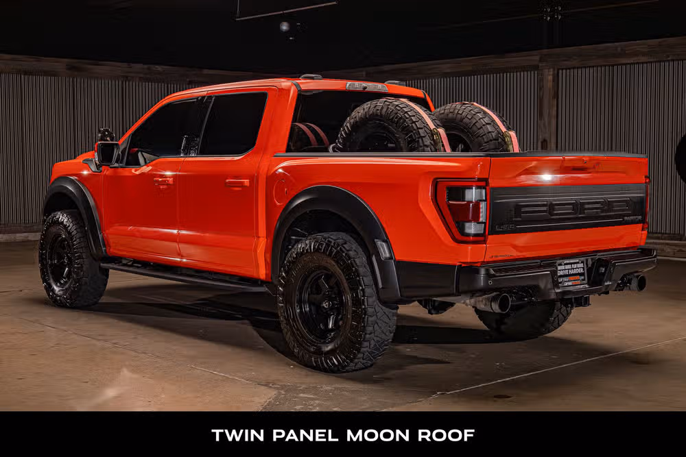 2023 Ford F-150 Raptor SuperCrew Image 6