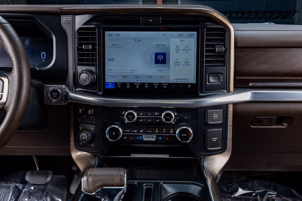 2025 Ford F-150 King Ranch SuperCrew Image 24