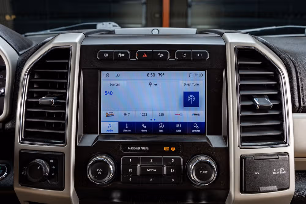 2020 Ford F-250 Super Duty Lariat Crew Cab Image 25